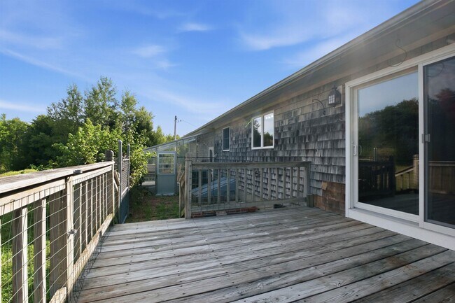 Building Photo - 44 Suncook Valley Rd