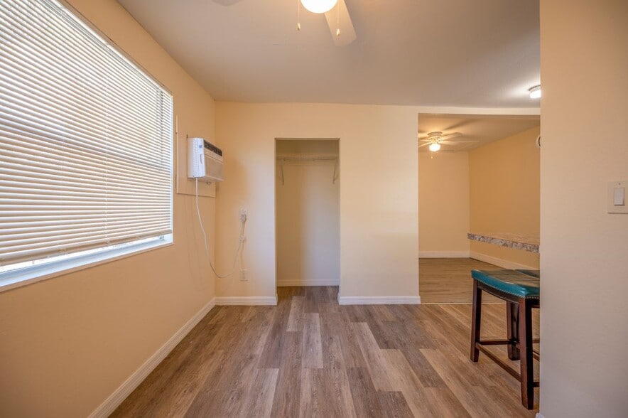 Building Photo - 8340 Roosevelt St