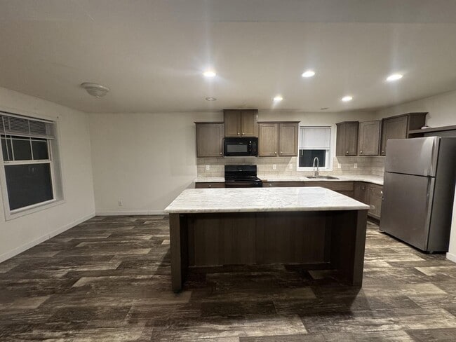 Building Photo - 44 Claremont St