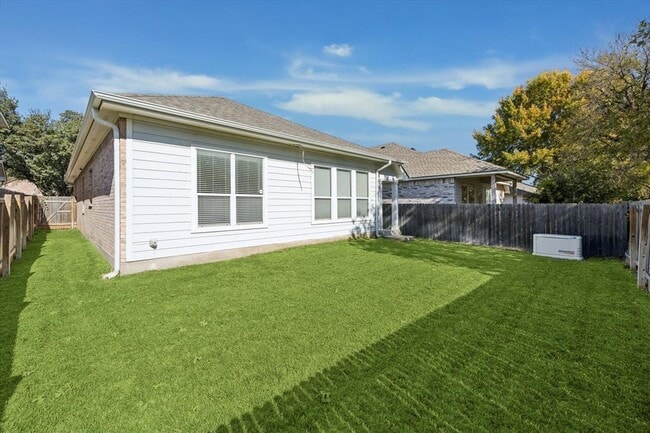 Building Photo - 2995 Overland St