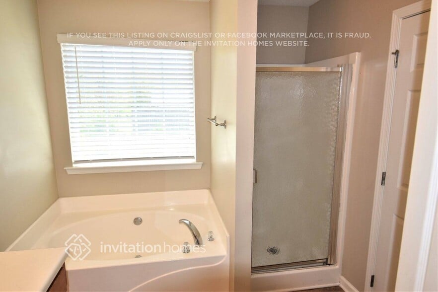 Building Photo - 31 Twin Oaks Dr