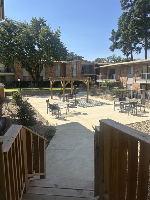 Building Photo - 2114 E Marshall Ave