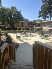 Building Photo - 2114 E Marshall Ave