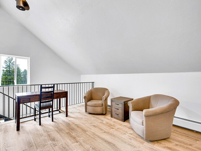 Building Photo - 785 Warren Gulch Rd