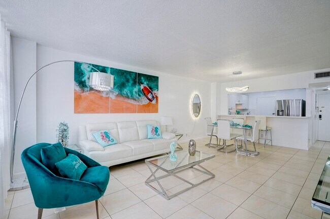 Building Photo - 3725 S Ocean Dr