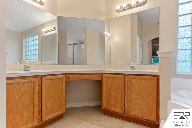 Building Photo - 13 Zinnia Trail