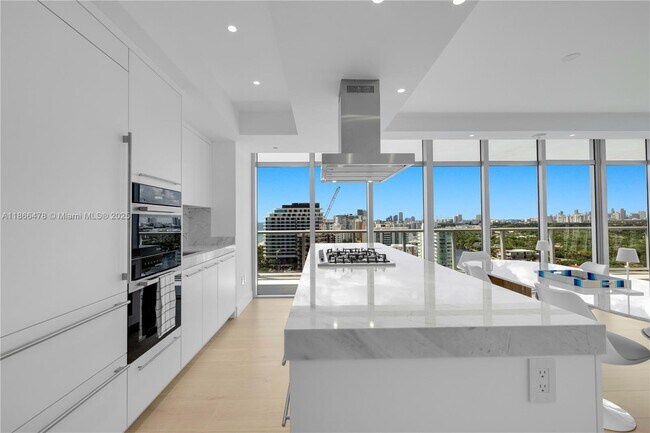 Building Photo - 3737 Collins Ave