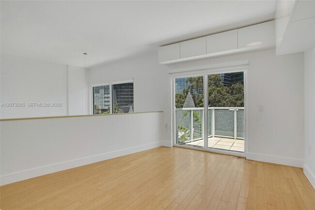 Building Photo - 1528 Brickell Ave