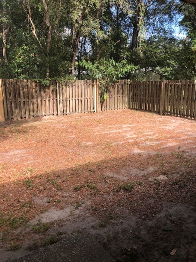 Building Photo - 3 Bed 2 Bath Home on Huge Corner Lot | Gar...