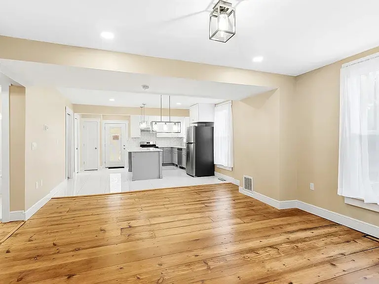 Building Photo - 36 Pascack Rd