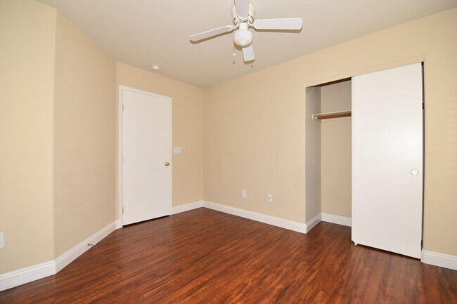 Building Photo - Charming 3-Bedroom, 2.5-Bath Condo with At...