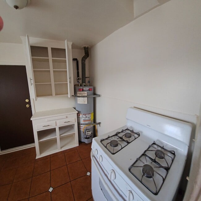 Building Photo - Vintage Spanish Style2 Bedroom in Golden Hill