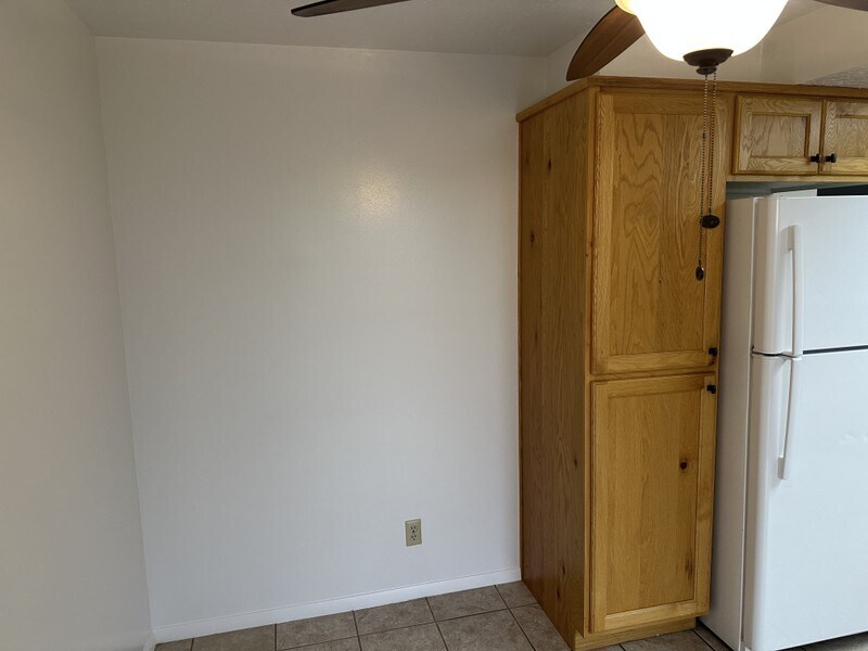 Building Photo - 689 E 2300 N