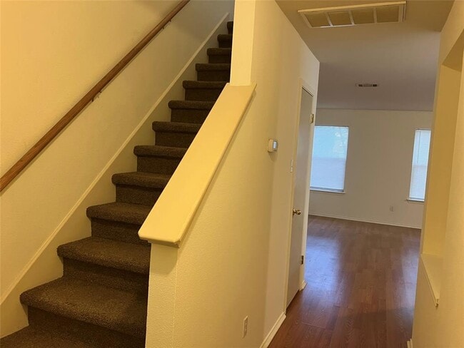 Building Photo - 9629 Sugar Hill Dr