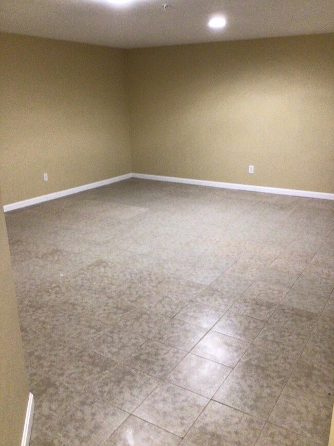 Building Photo - "Discover Spacious Comfort at 36-1 Leo's Way: 3-Bedroom Haven with 2.5 Bathrooms in Alburgh, VT!"