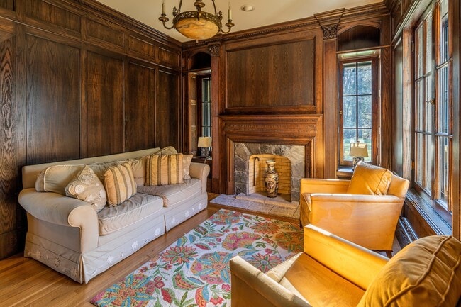 Building Photo - 9 Rockcraft