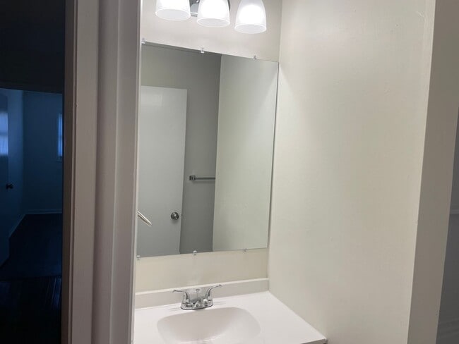 Building Photo - 3 Bedroom 2 Bathroom Home in Kingsport, TN