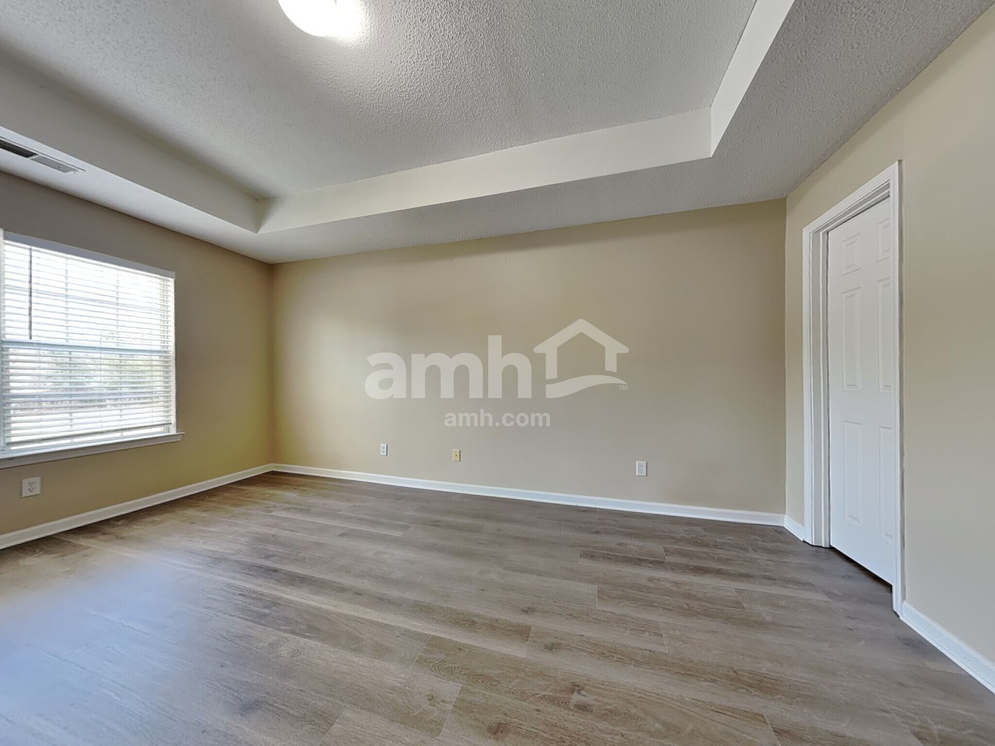 Building Photo - 210 Flat Rock Ter