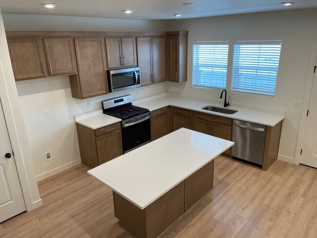 Building Photo - 4356 Hurstbourne Dr