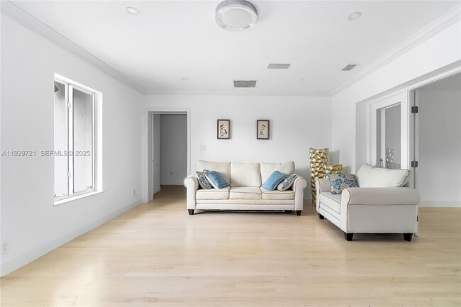 Building Photo - 2085 Ixora Rd