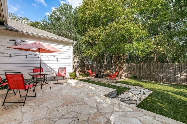 Building Photo - Charming Single Story Home In Gated Oakridge Pointe!