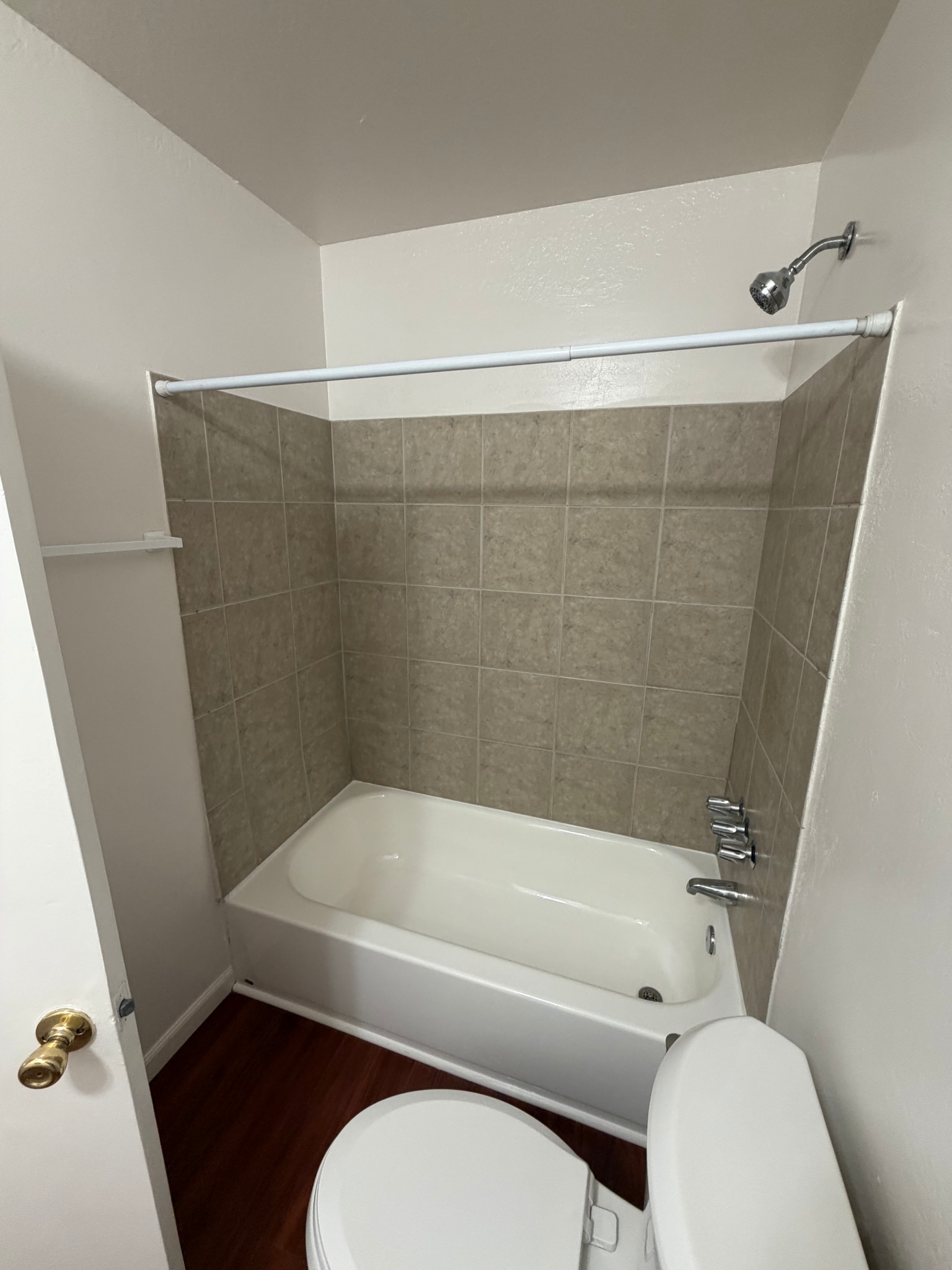 Building Photo - 525 Jacmar Dr