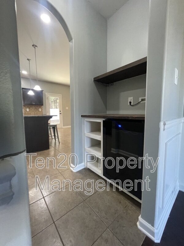 Building Photo - 4955 Brightstar Ln