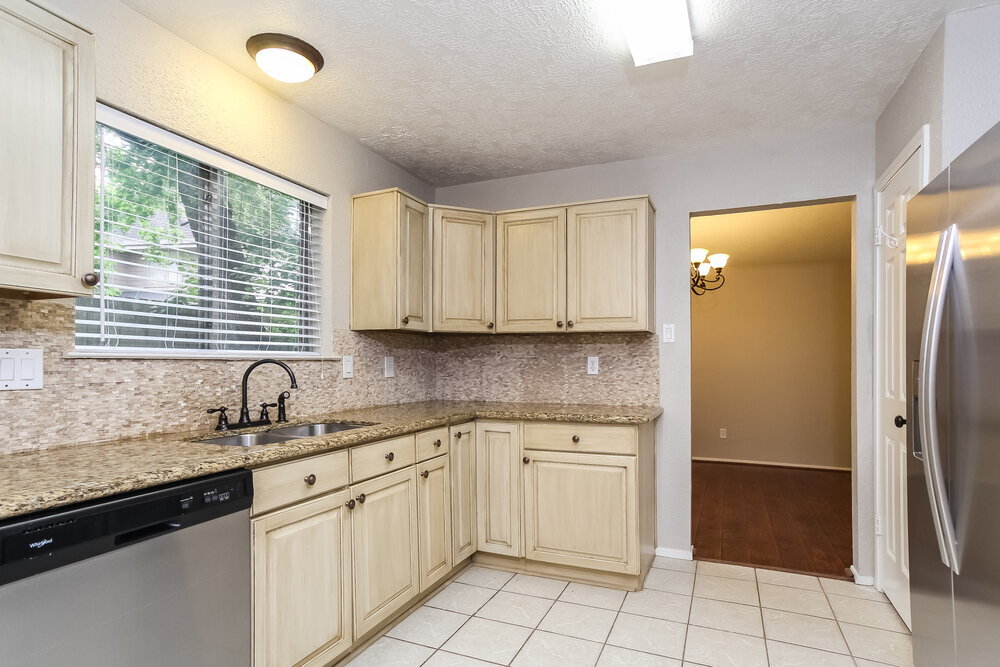 Building Photo - 9215 Grandview Park Dr