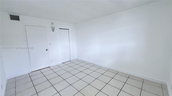 Building Photo - 4550 NW 9th St