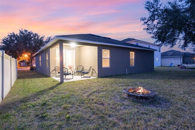 Building Photo - 1569 Tamarind Rd
