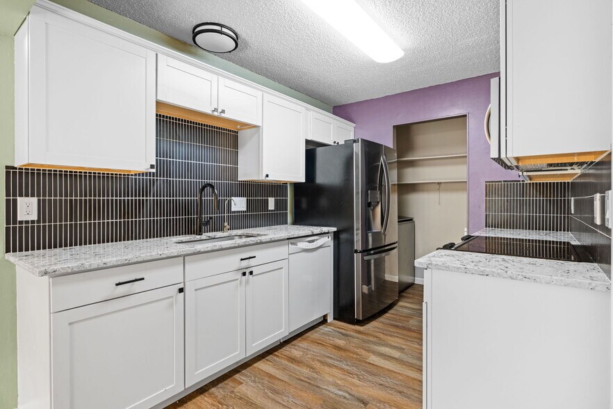 Building Photo - 12079 Stoney Brg