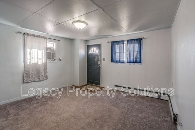 Building Photo - 505 S 10th St