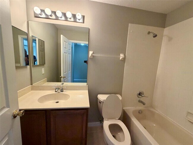 Building Photo - 1840 Retreat View Cir