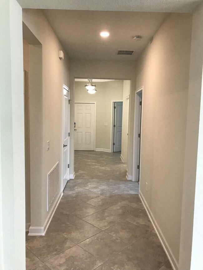Building Photo - Just Listed! Newer 4/3 Home at The Oaks in...