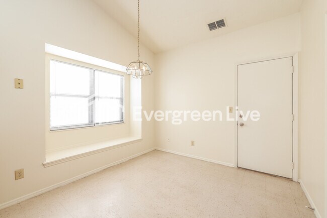 Building Photo - 6647 Charlesgate Rd