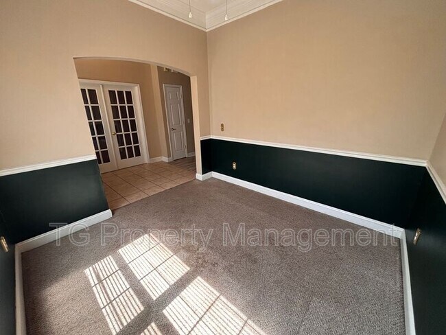 Building Photo - 14160 Fish Eagle Dr E