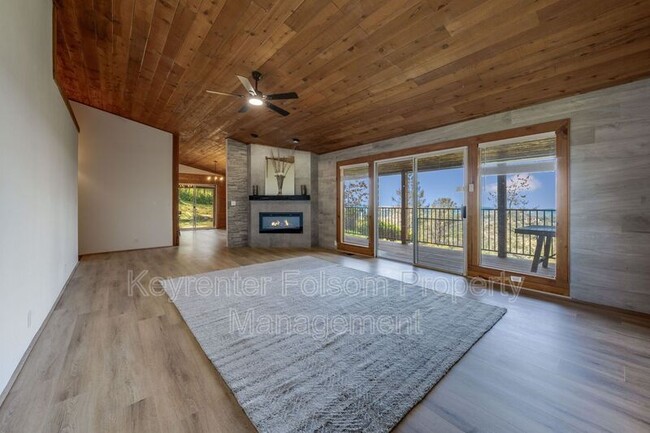 Primary Photo - 5800 McKinley Dr