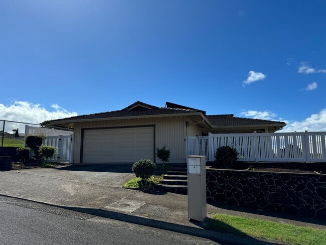 Building Photo - Newtown Estates, 3 bdrm, 2 bath, 2 car enc...