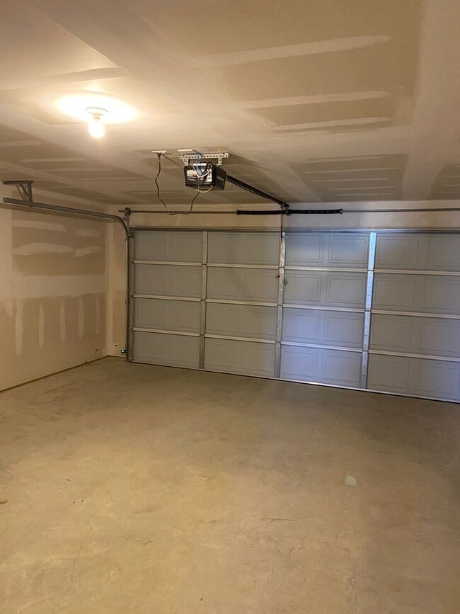 Building Photo - 3824 Keeneland Dr