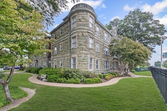 Building Photo - 1116 Poplar Ave