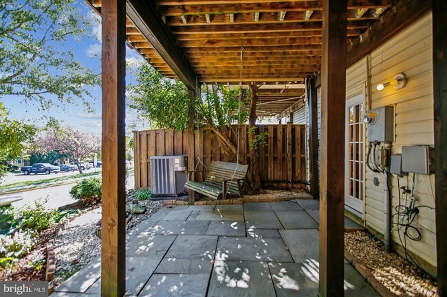 Building Photo - 6339 Dunman Way