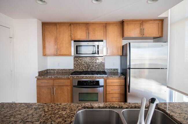 Building Photo - 411 W Seaside Wy