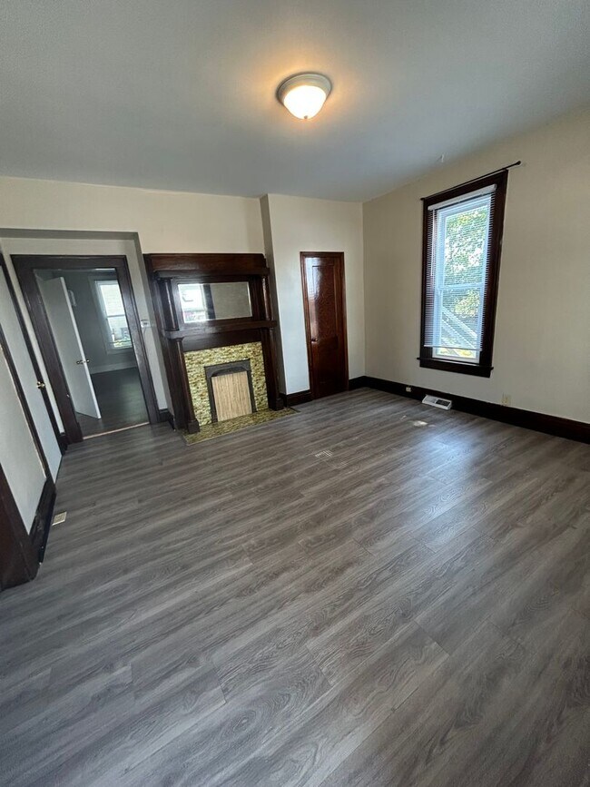 Building Photo - 636 Forest Rose Ave.