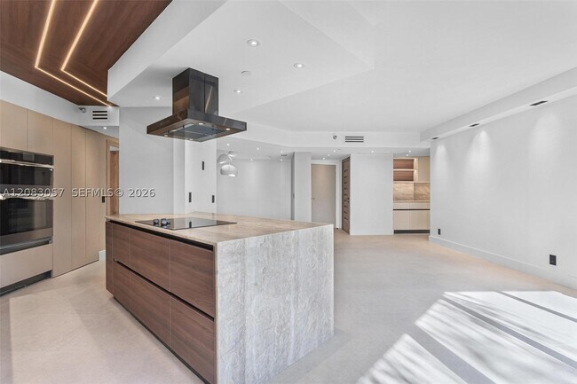 Building Photo - 3610 Yacht Club Dr