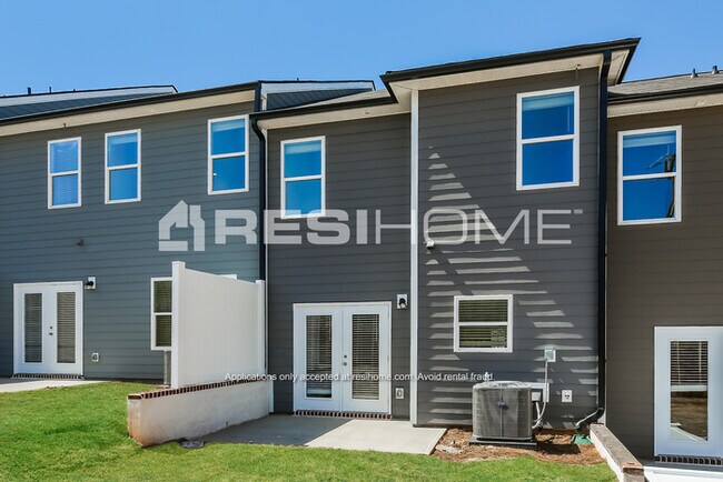 Building Photo - 153 Aurora Ln