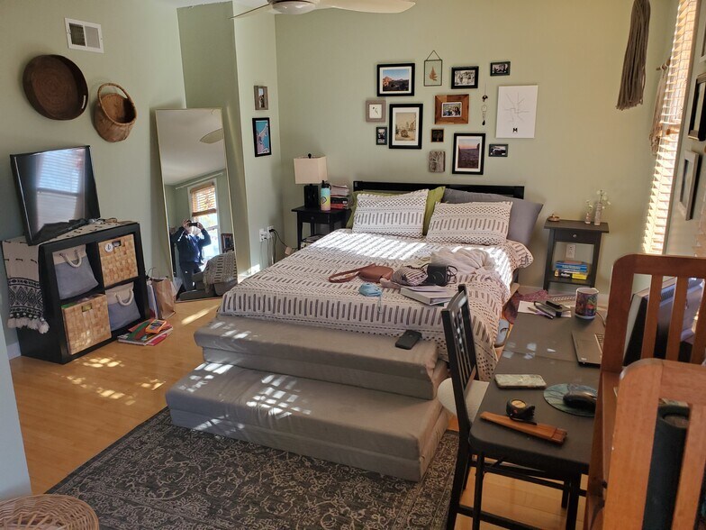 Second bedroom - landscape - 1429 Corcoran St NW