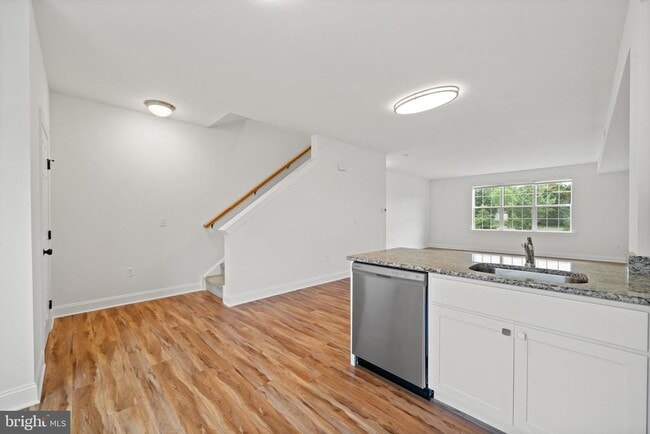 Building Photo - 712 Pony Ln