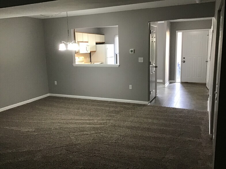 Building Photo - 403 Stonegate Ct