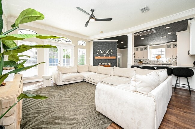 Building Photo - 13606 Champions Centre Dr