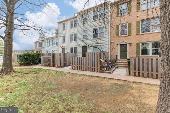 Building Photo - 7438 Emerald Dr